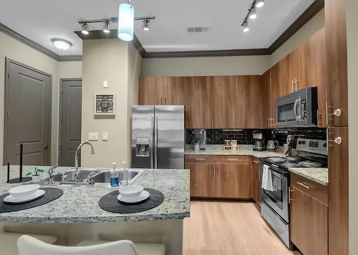 Chic 2br- Pool,gym,pkng,near Bok Ctr&arts Dstrct Apartment Tulsa