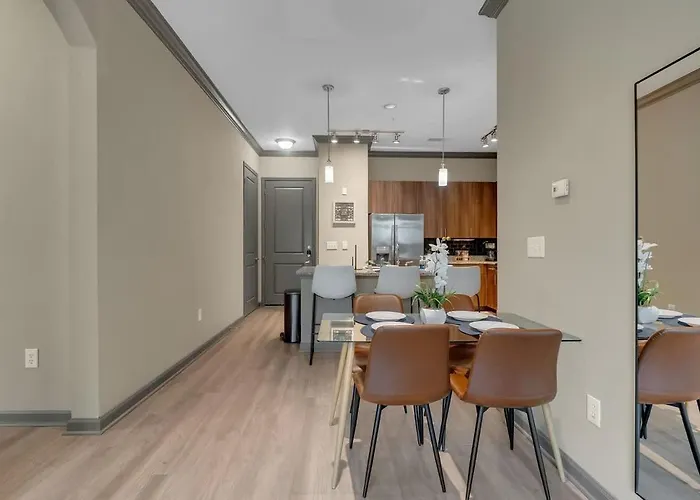 Apartment Chic 2br- Pool,gym,pkng,near Bok Ctr&arts Dstrct Tulsa